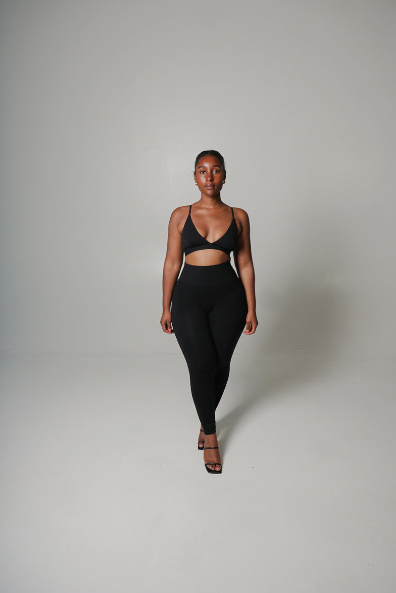 The Super High-Rise Legging in Raven